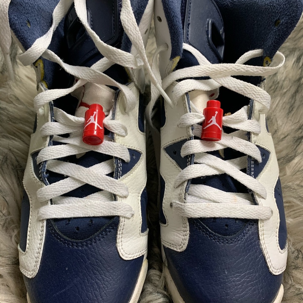 Shoes - Picture 4 of 5